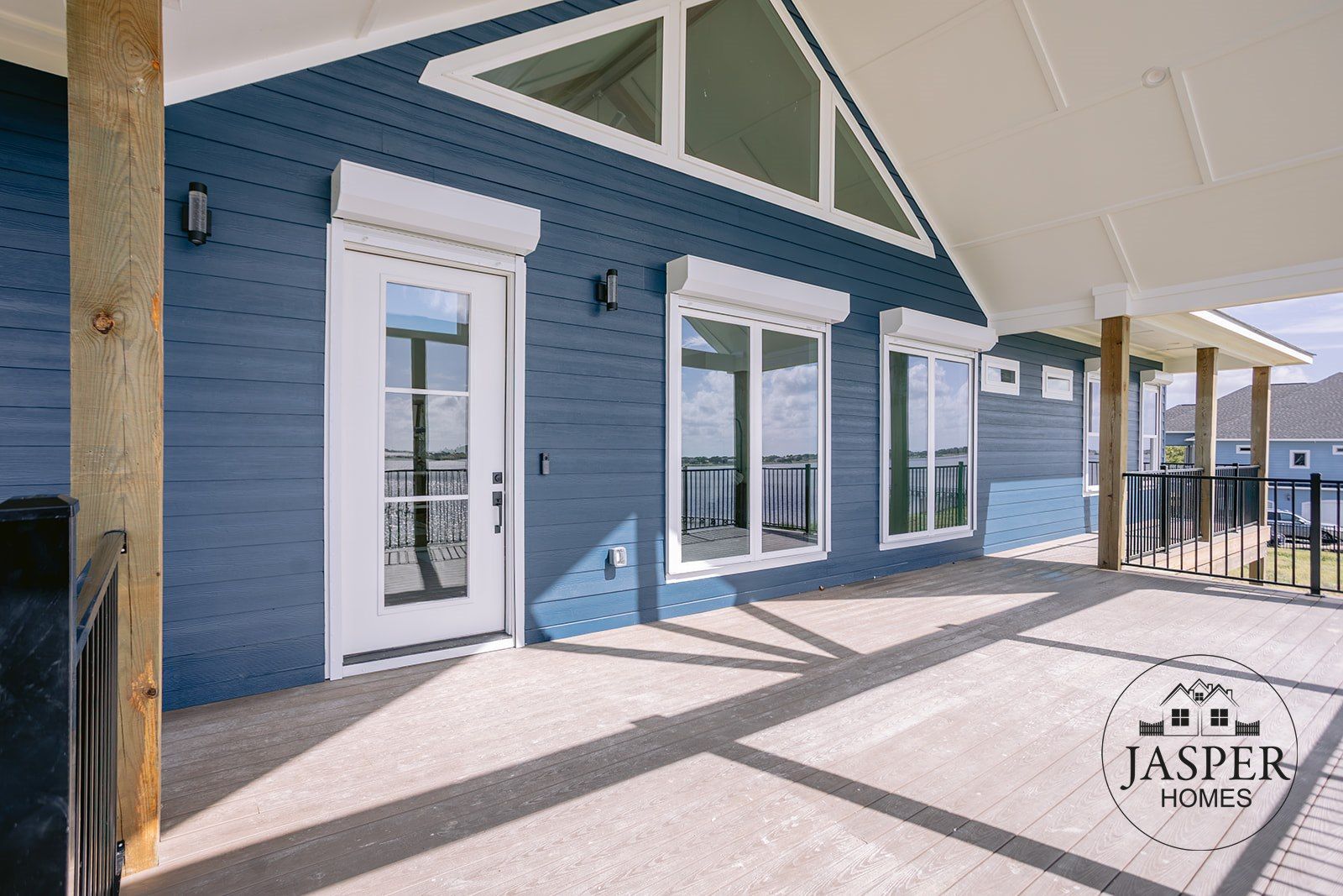 Port Lavaca custom home on Windswept Drive by Jasper Homes — photo 29