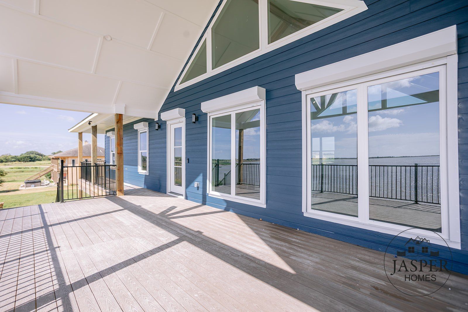 Port Lavaca custom home on Windswept Drive by Jasper Homes — photo 25