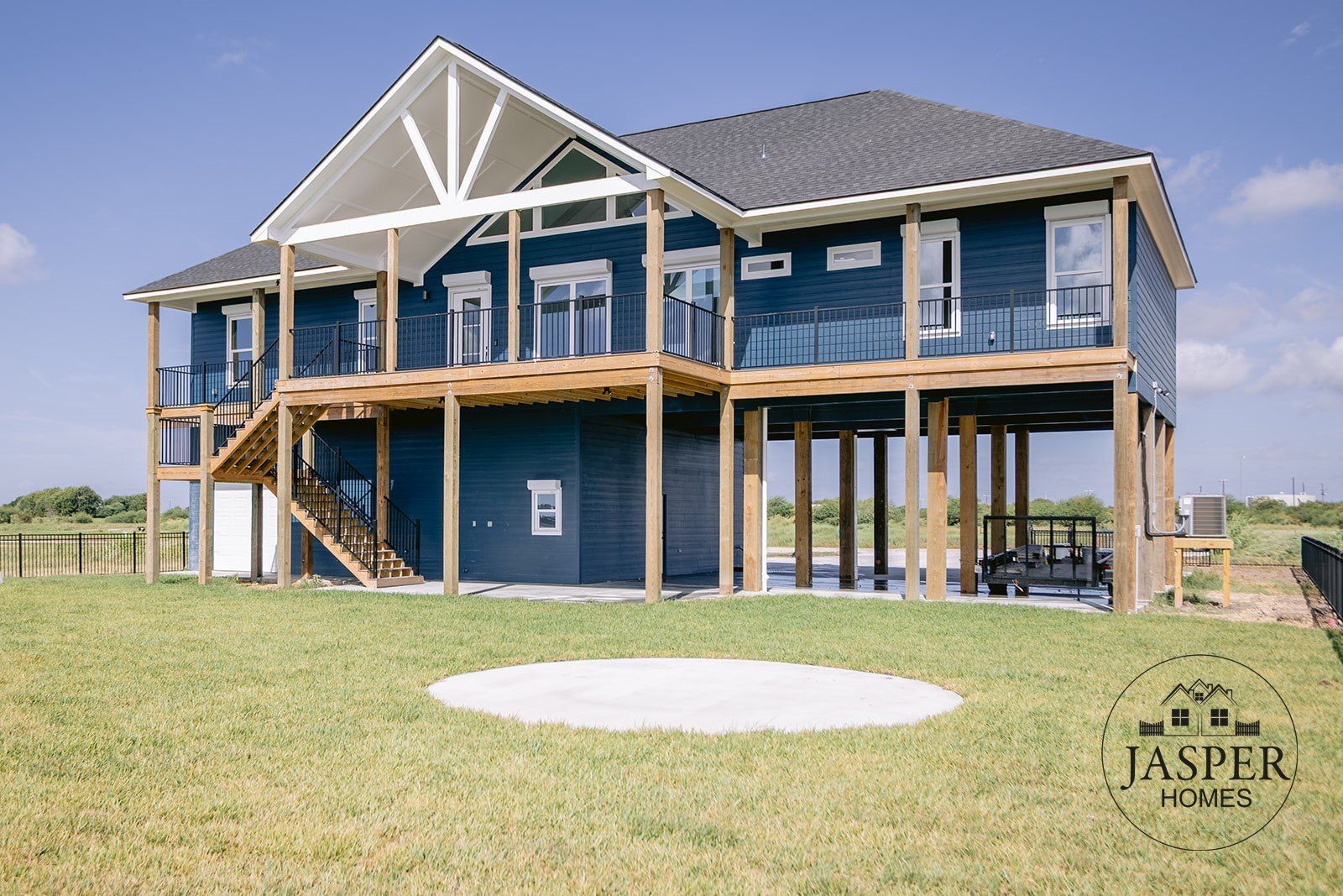 Port Lavaca custom home on Windswept Drive by Jasper Homes — photo 9
