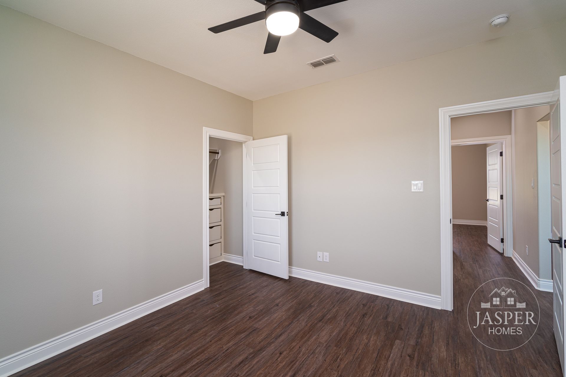 Port Lavaca custom home on Bredan Road by Jasper Homes — photo 28