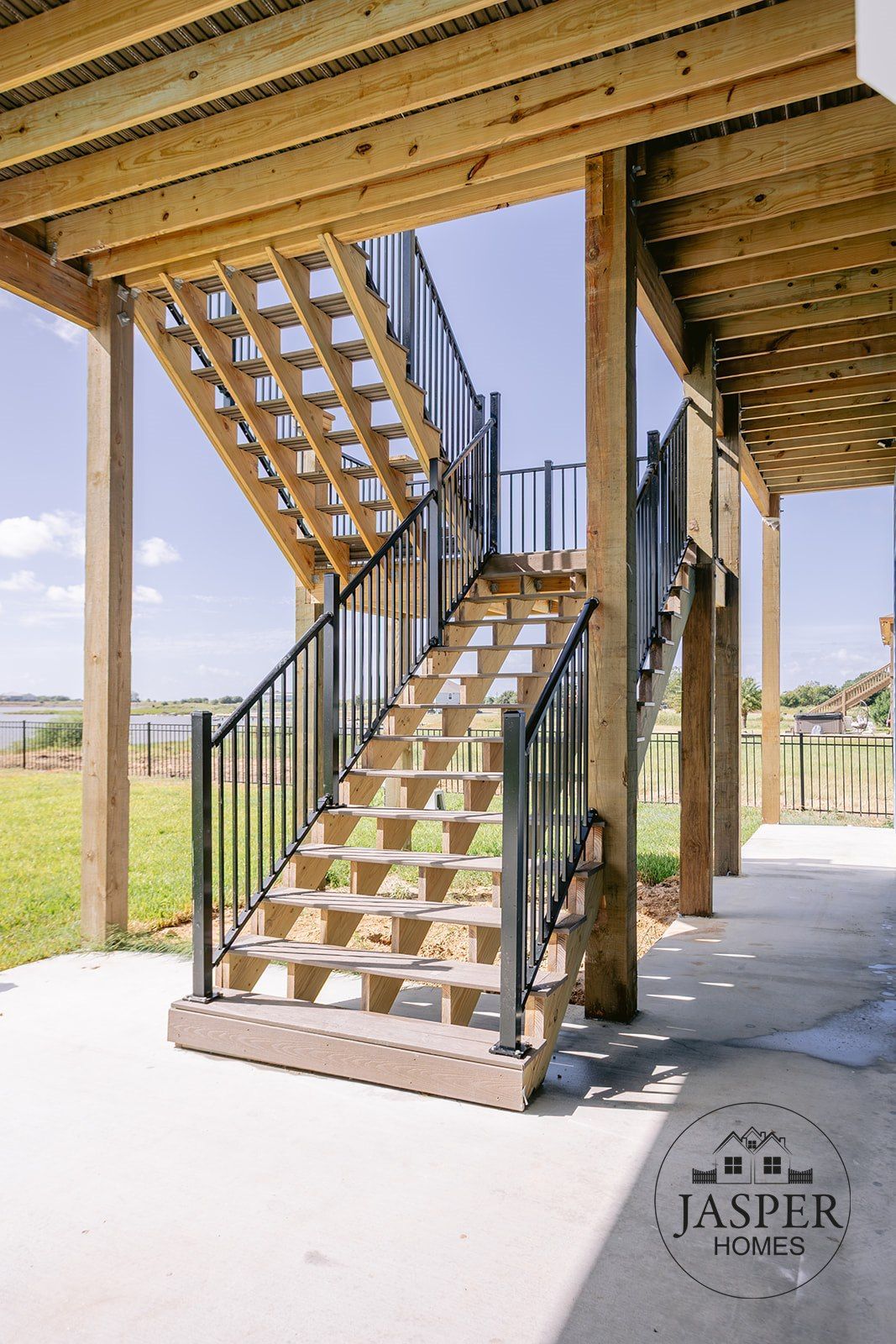 Port Lavaca custom home on Windswept Drive by Jasper Homes — photo 24