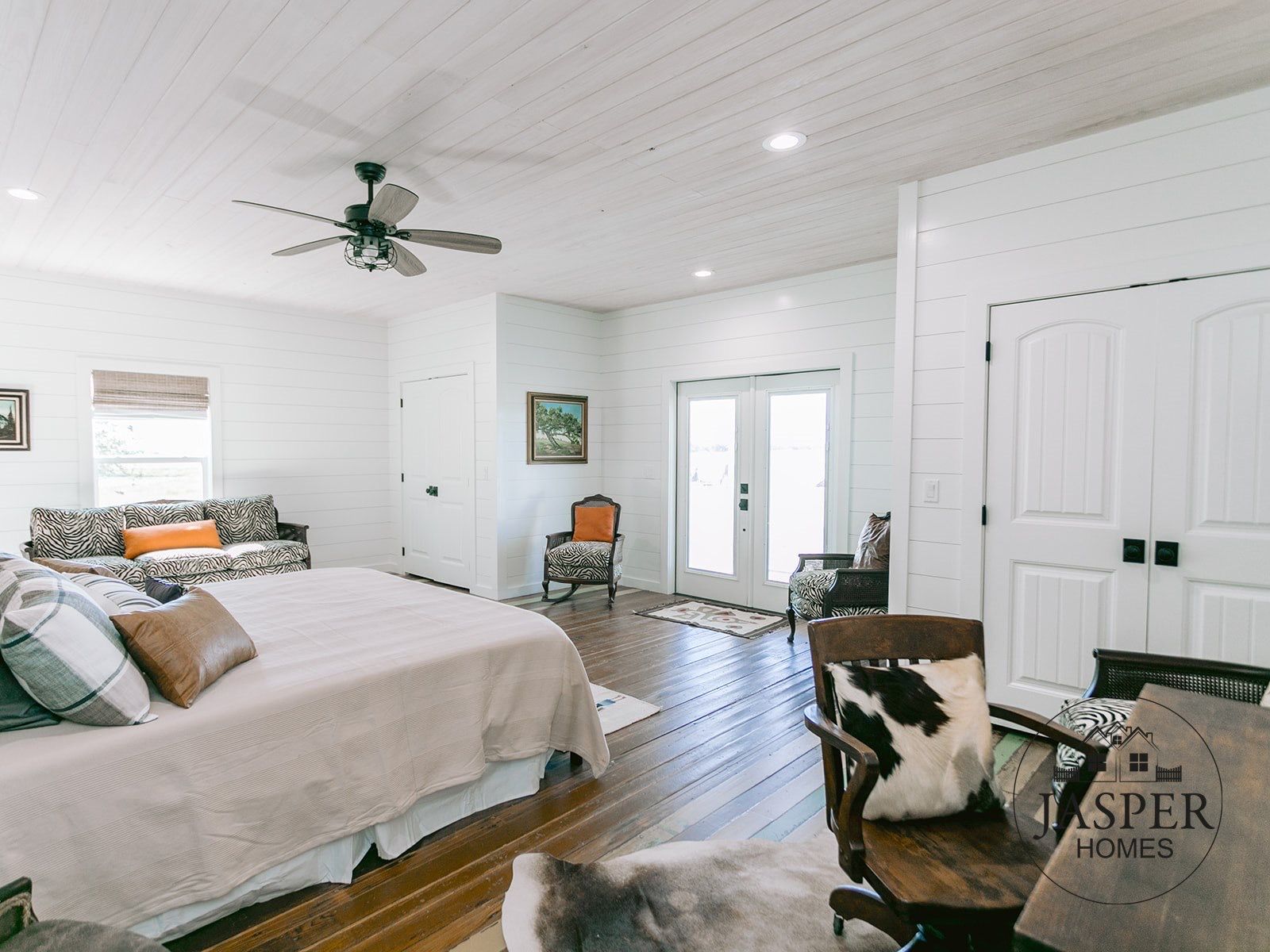 Mustang Mott ranch home renovation by Jasper Homes — photo 104