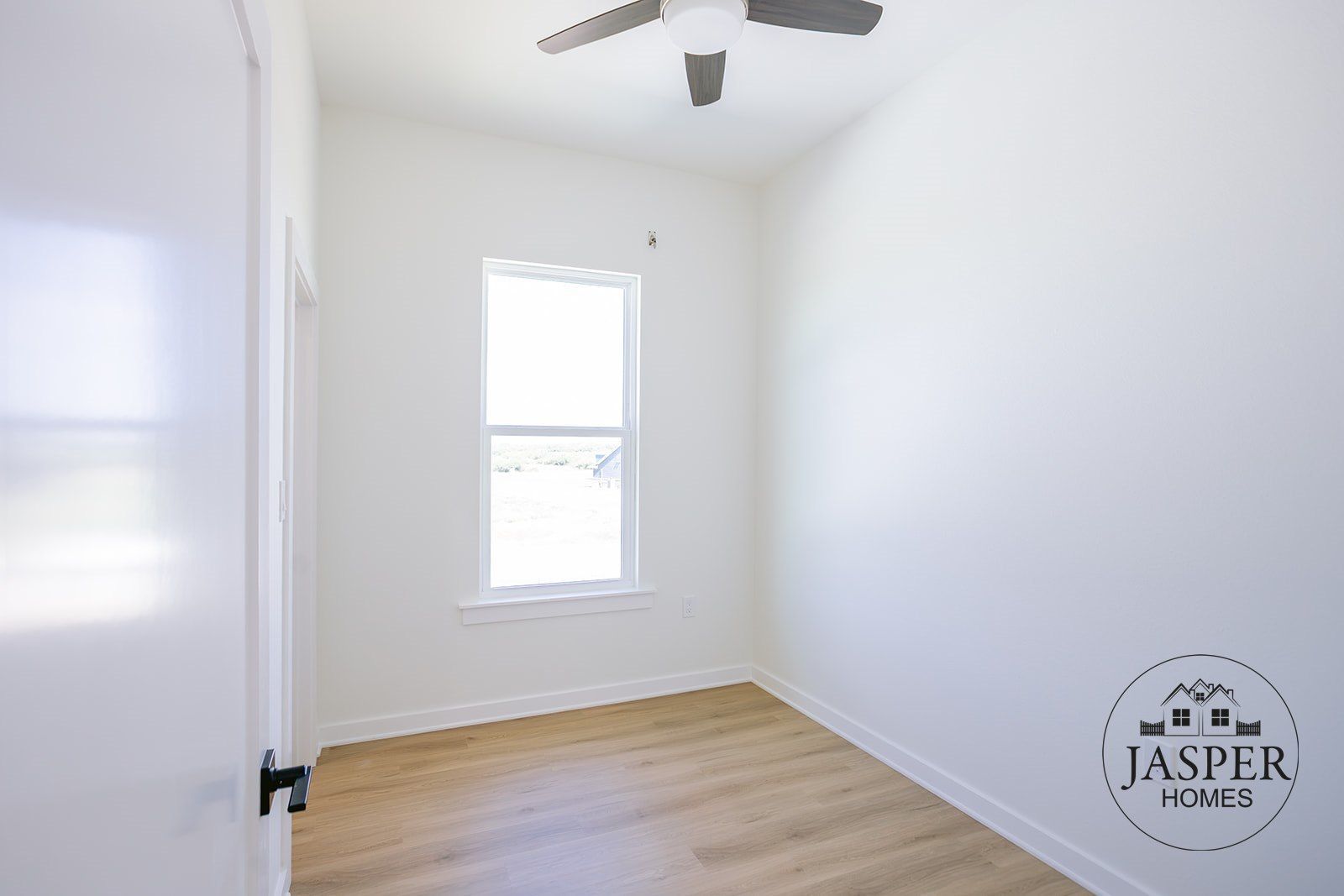 Port Lavaca custom home on Windswept Drive by Jasper Homes — photo 58