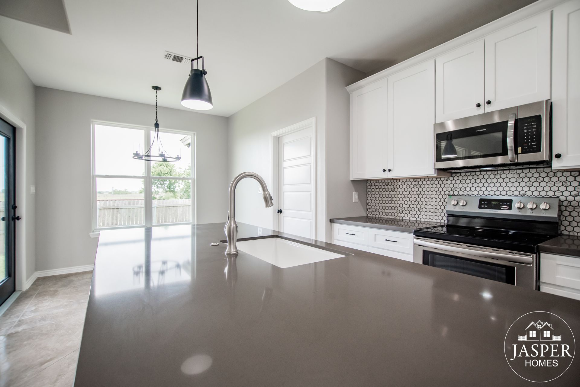 Victoria spec home built by Jasper Homes — photo 53