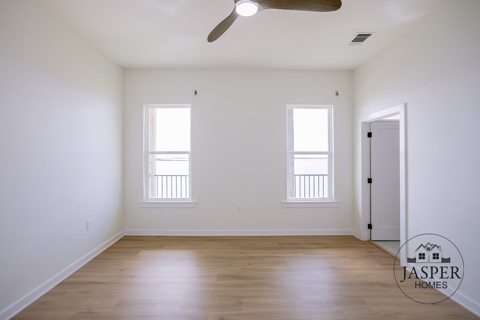 Port Lavaca custom home on Windswept Drive by Jasper Homes — photo 37