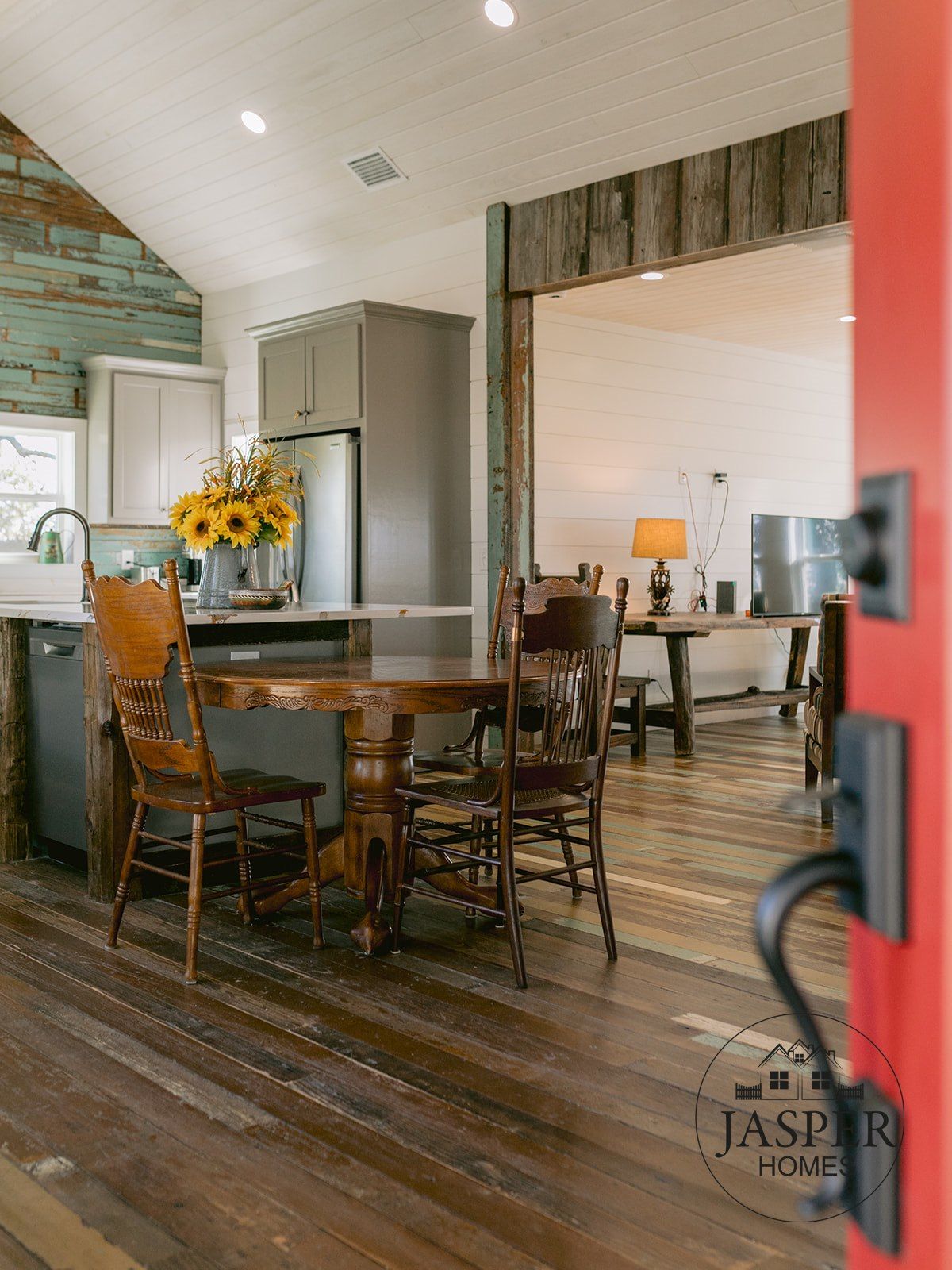 Mustang Mott ranch home renovation by Jasper Homes — photo 18