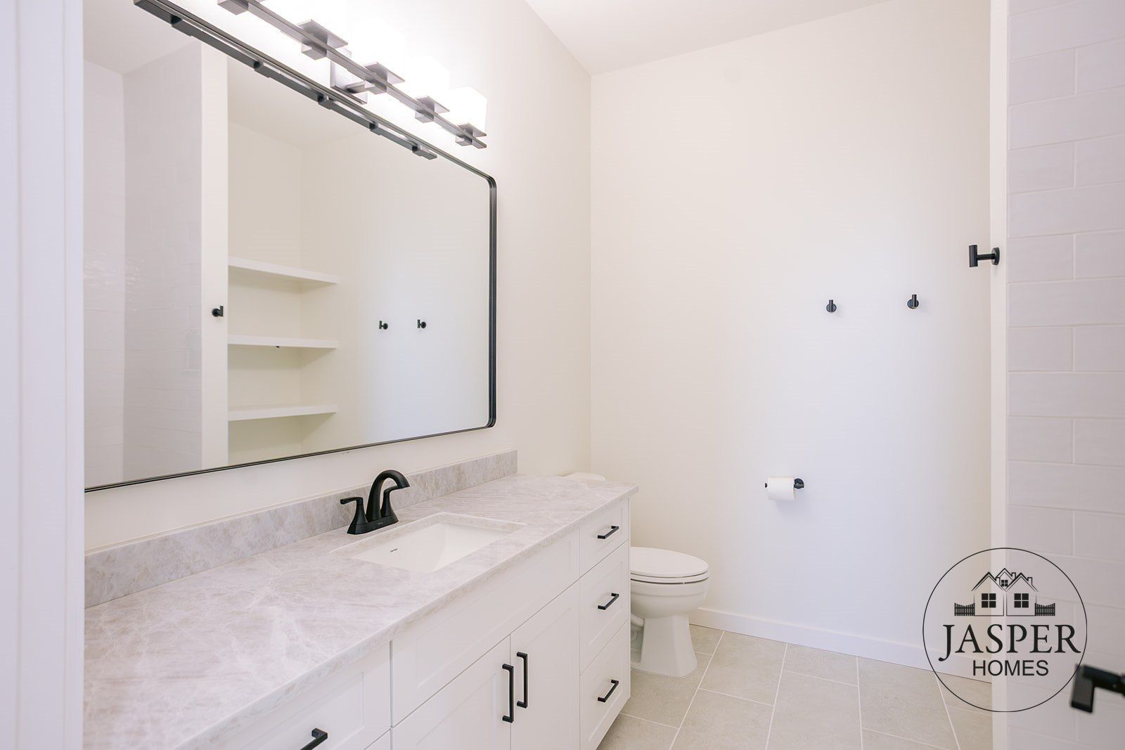 Port Lavaca custom home on Windswept Drive by Jasper Homes — photo 99