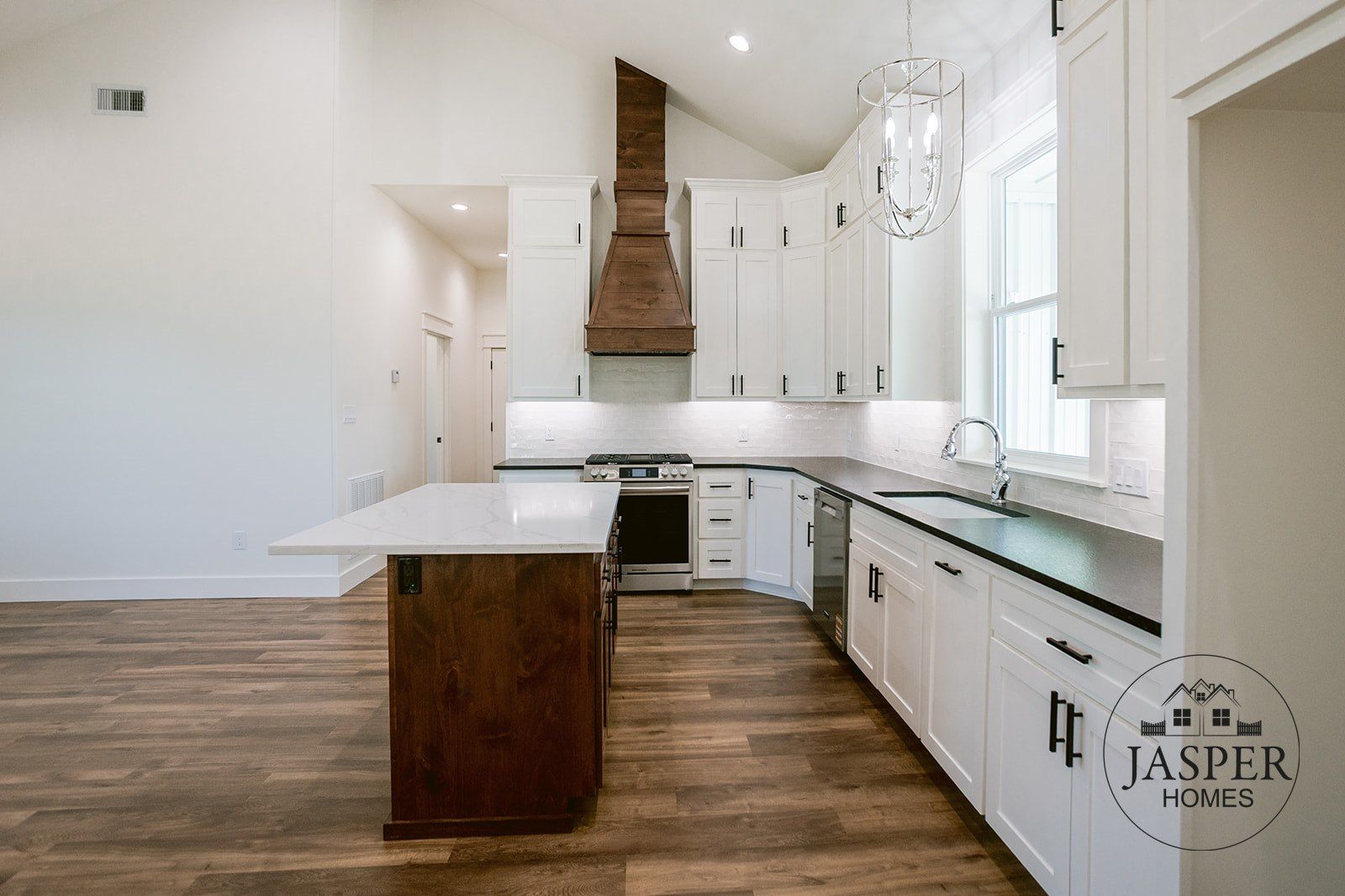Yoakum custom home on Edgar Leesville Road by Jasper Homes — photo 5