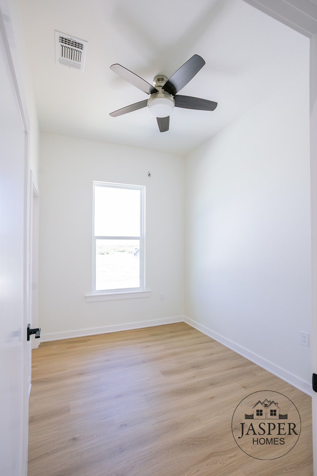 Port Lavaca custom home on Windswept Drive by Jasper Homes — photo 59