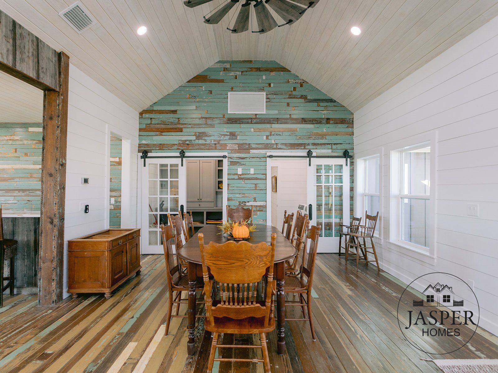 Mustang Mott ranch home renovation by Jasper Homes — photo 26