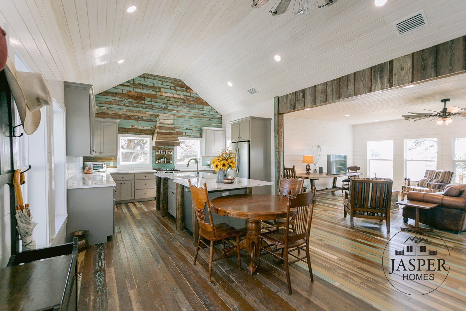 Mustang Mott ranch home renovation by Jasper Homes — photo 20