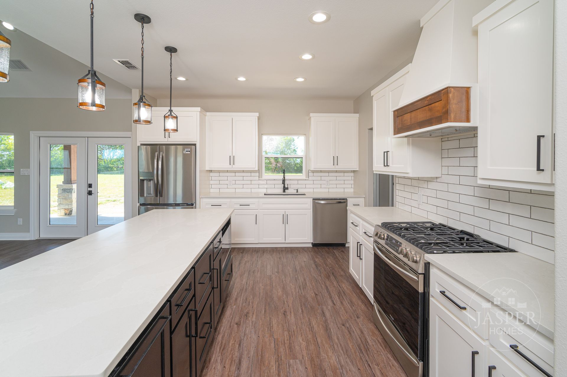 Port Lavaca custom home on Bredan Road by Jasper Homes — photo 23