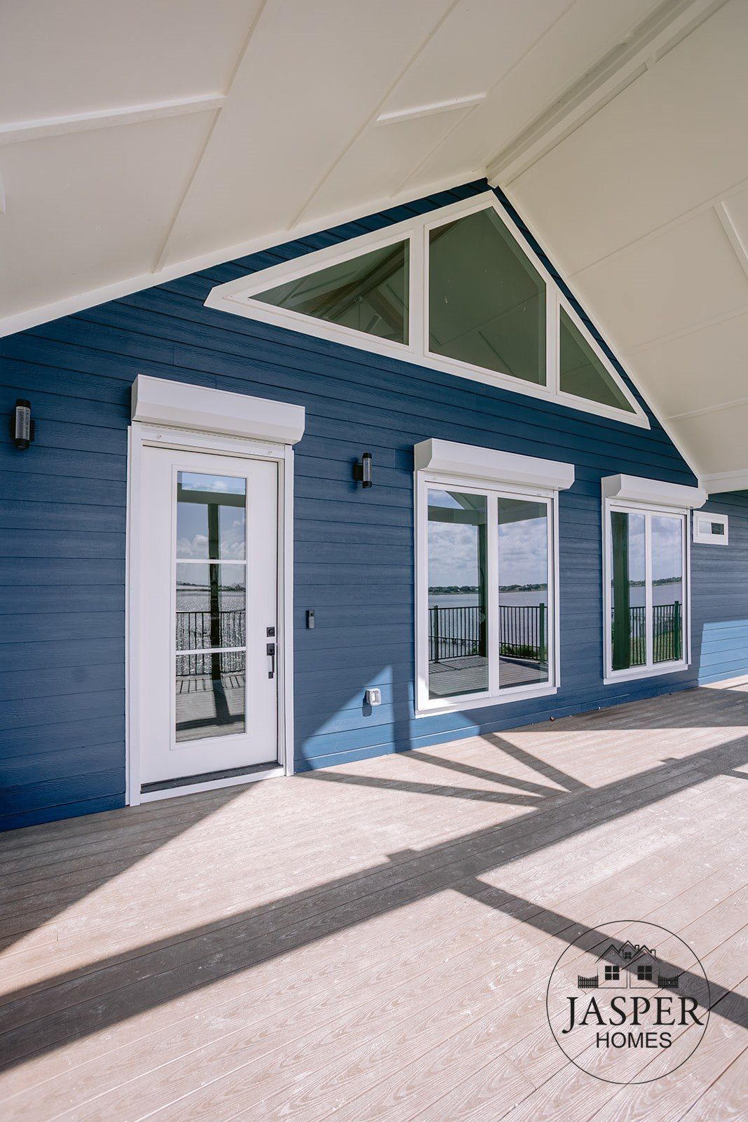Port Lavaca custom home on Windswept Drive by Jasper Homes — photo 30
