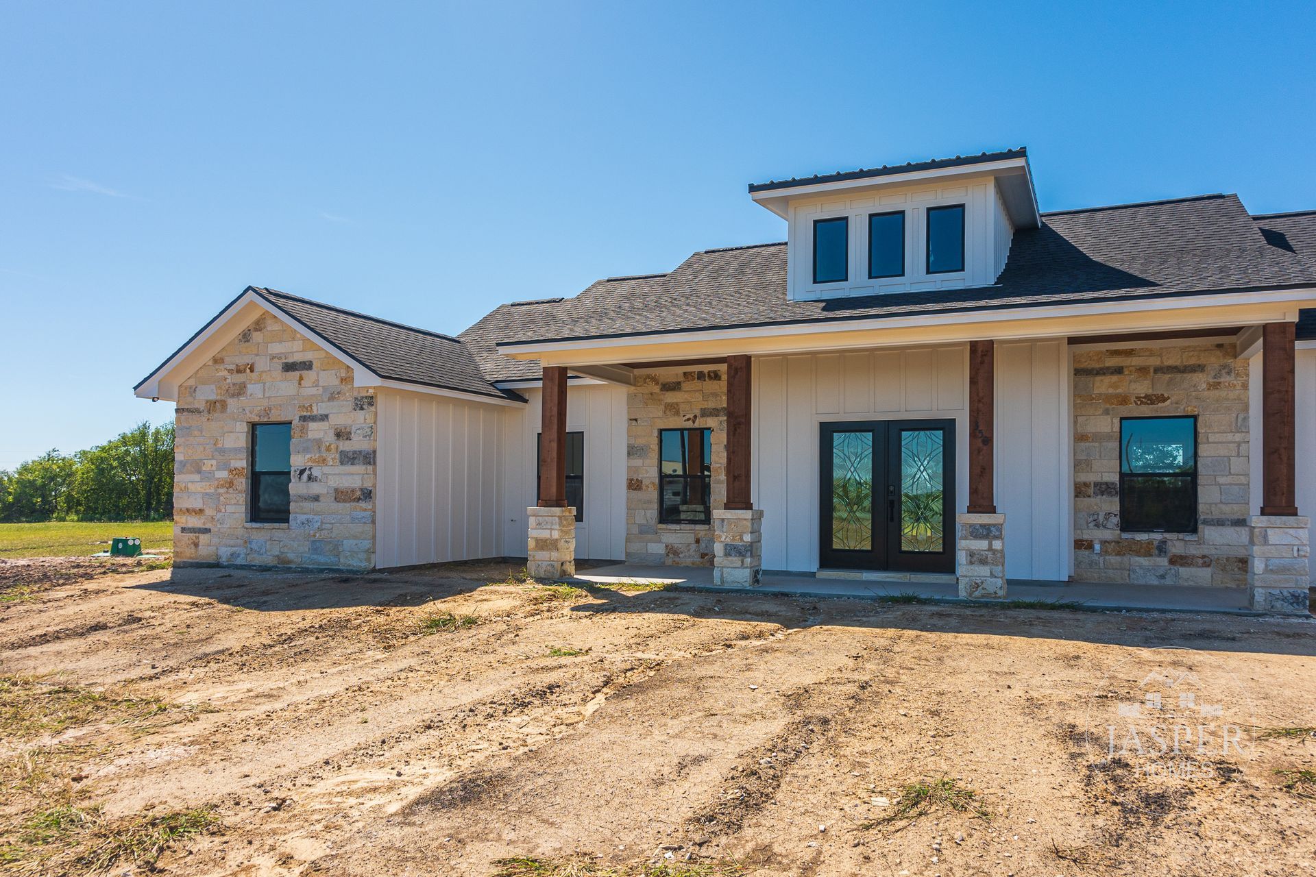 Port Lavaca custom home on Bredan Road by Jasper Homes — photo 3