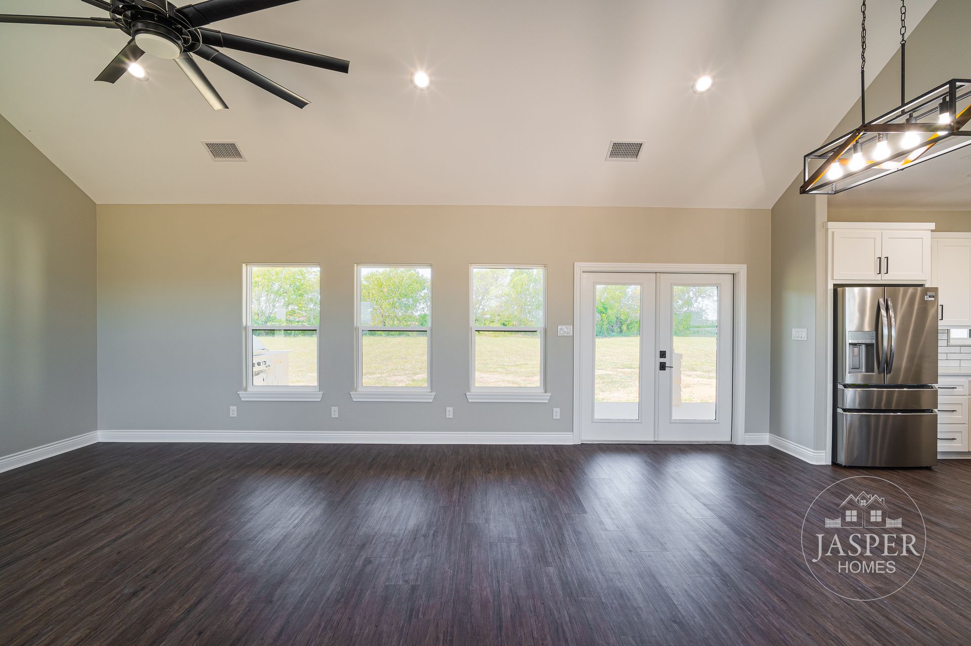 Port Lavaca custom home on Bredan Road by Jasper Homes — photo 36