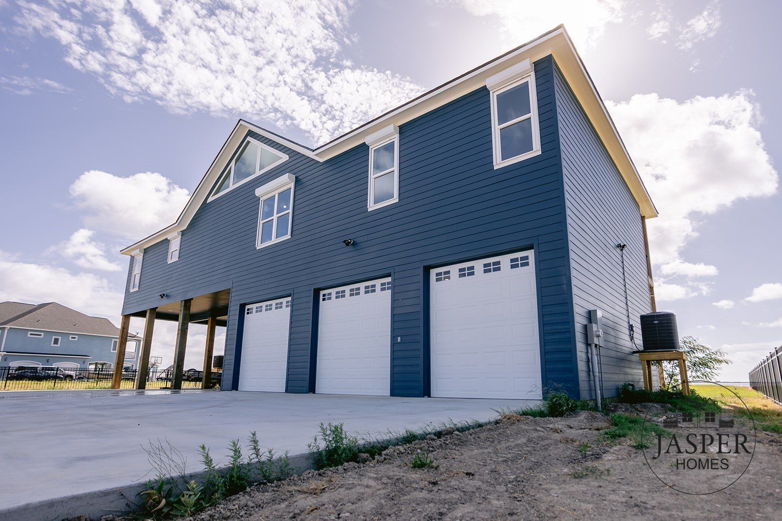 Port Lavaca custom home on Windswept Drive by Jasper Homes — photo 5