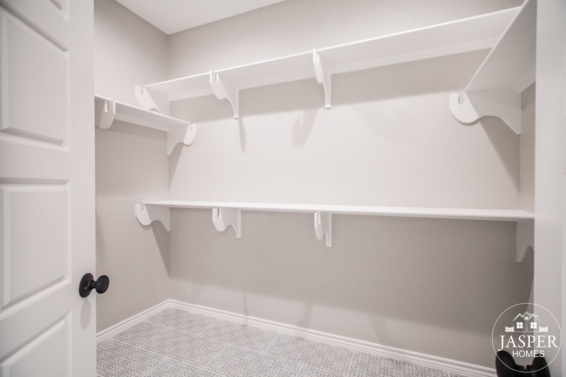 Victoria spec home built by Jasper Homes — photo 39