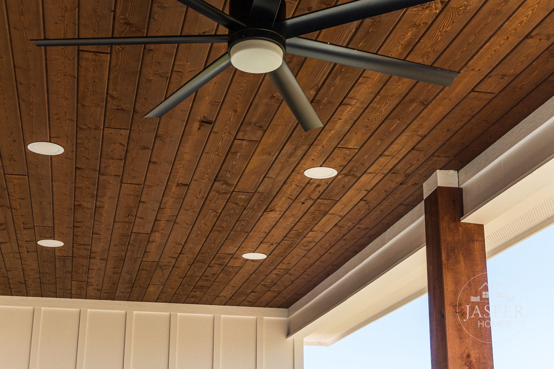 Port Lavaca custom home on Bredan Road by Jasper Homes — photo 10