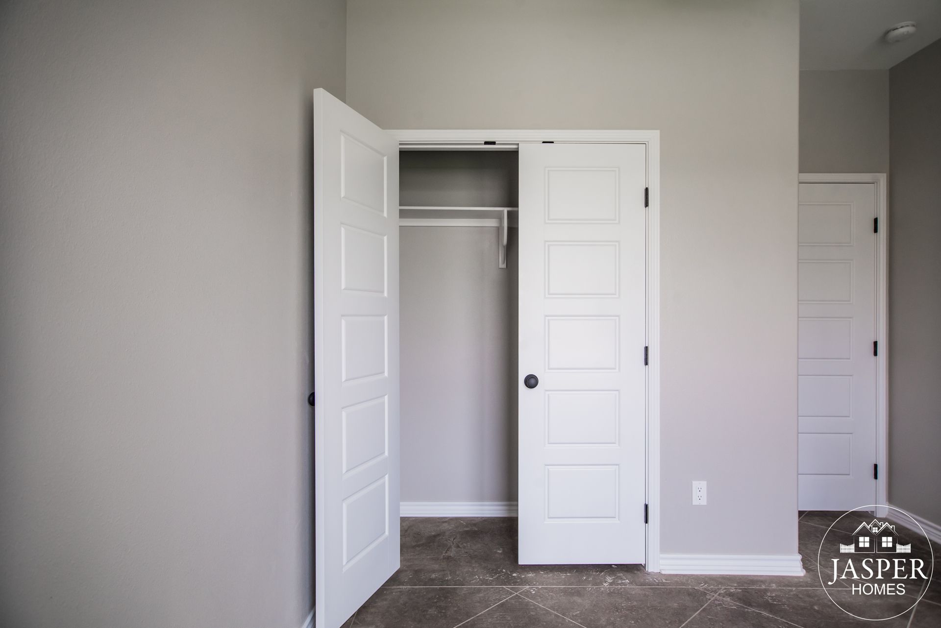 Victoria spec home built by Jasper Homes — photo 28
