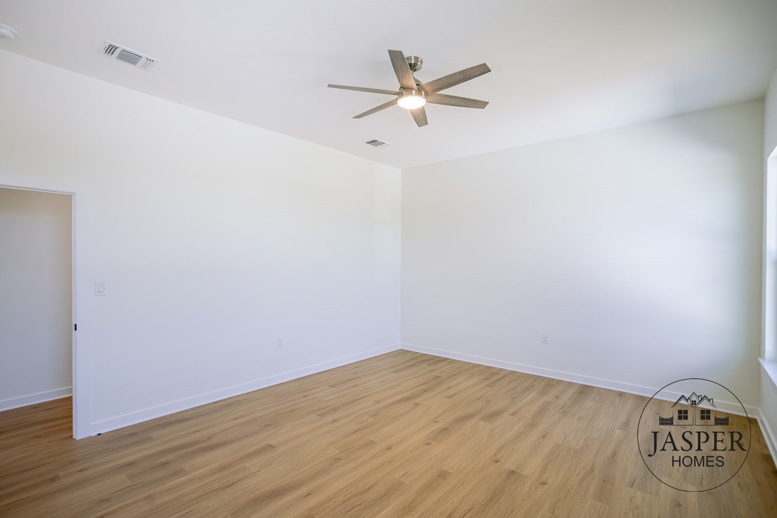 Port Lavaca custom home on Windswept Drive by Jasper Homes — photo 85
