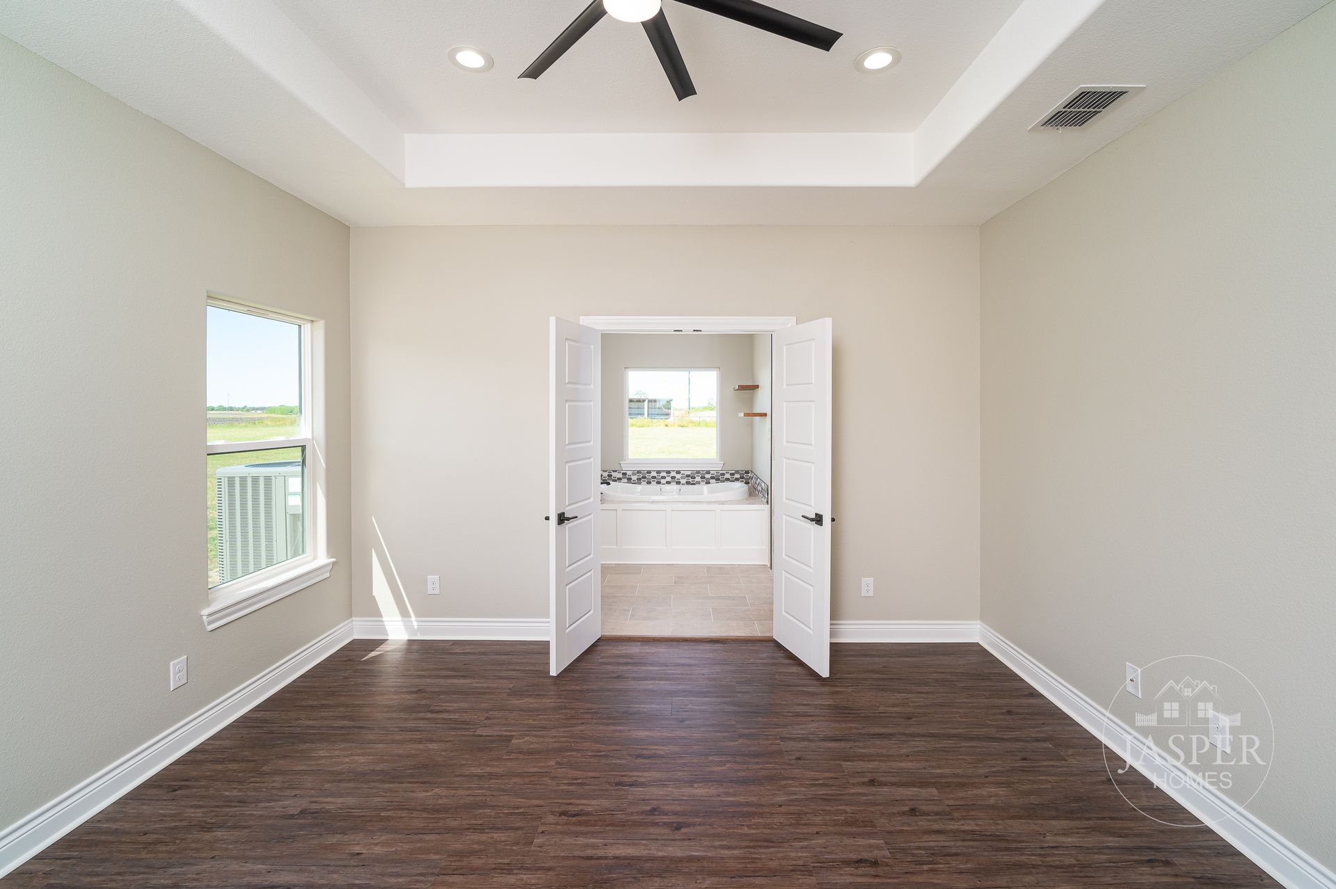 Port Lavaca custom home on Bredan Road by Jasper Homes — photo 19