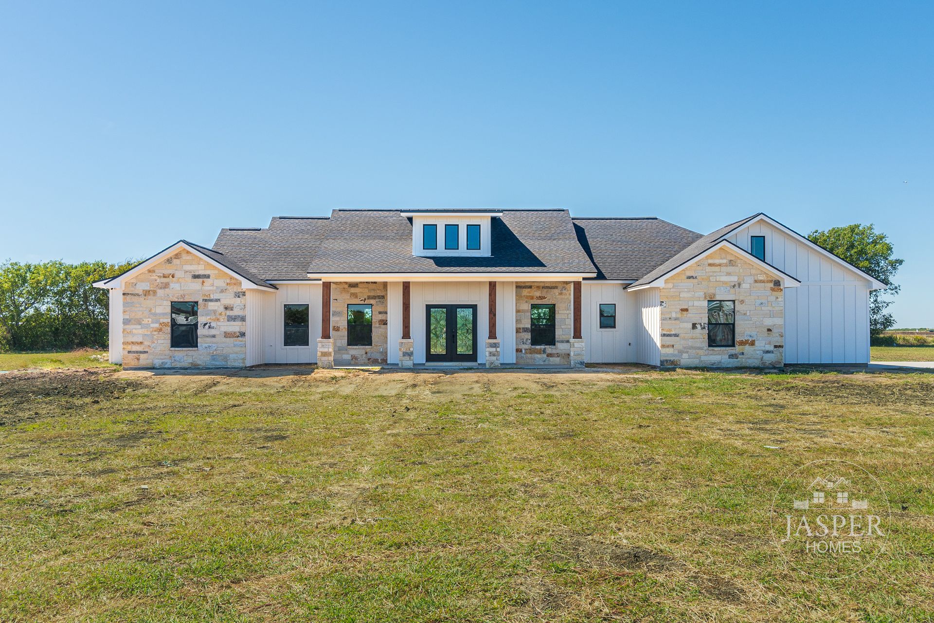 Port Lavaca custom home on Bredan Road by Jasper Homes — exterior