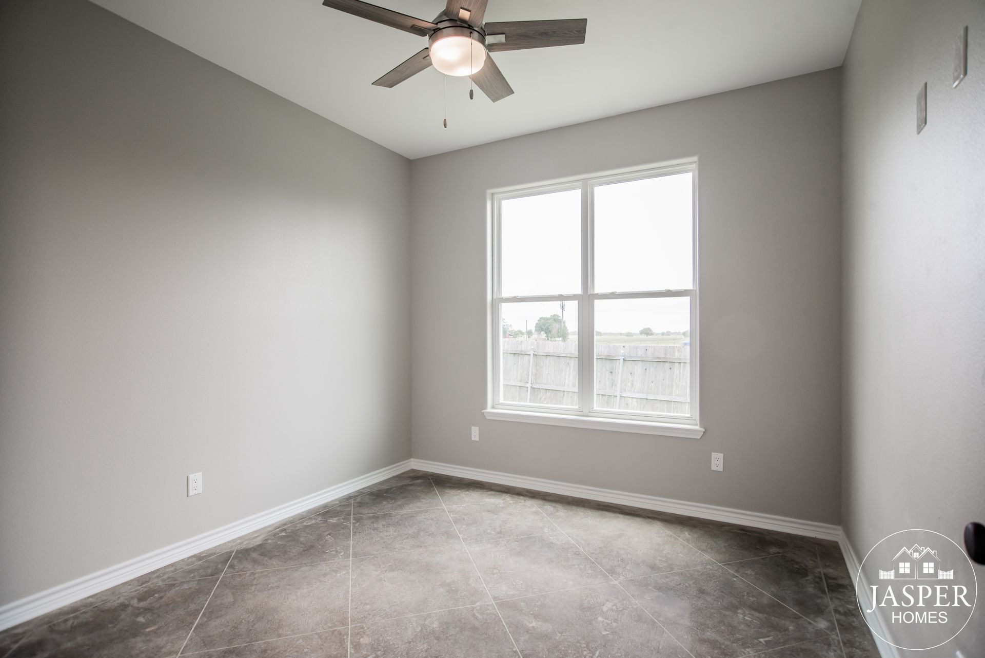 Victoria spec home built by Jasper Homes — photo 35