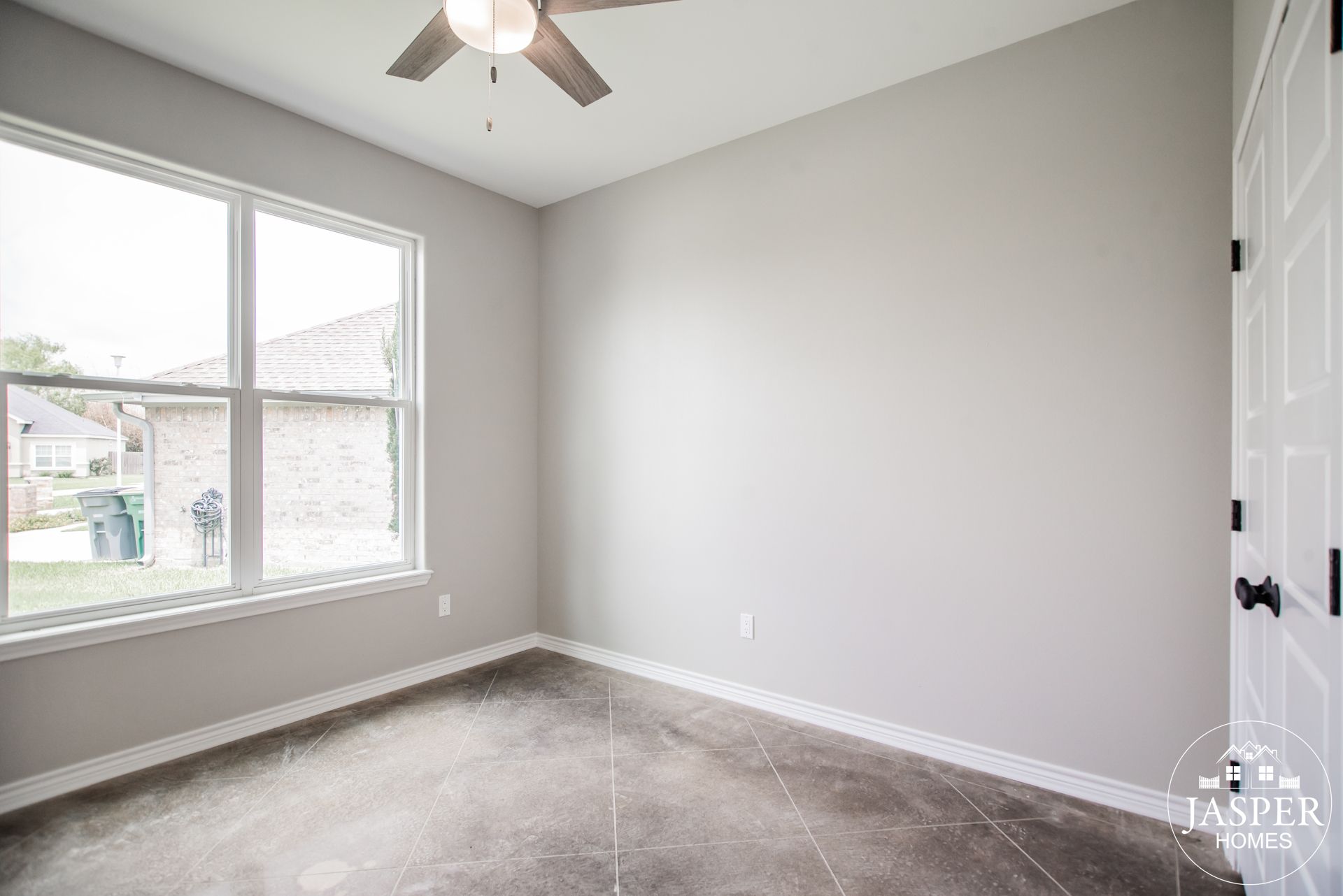 Victoria spec home built by Jasper Homes — photo 29