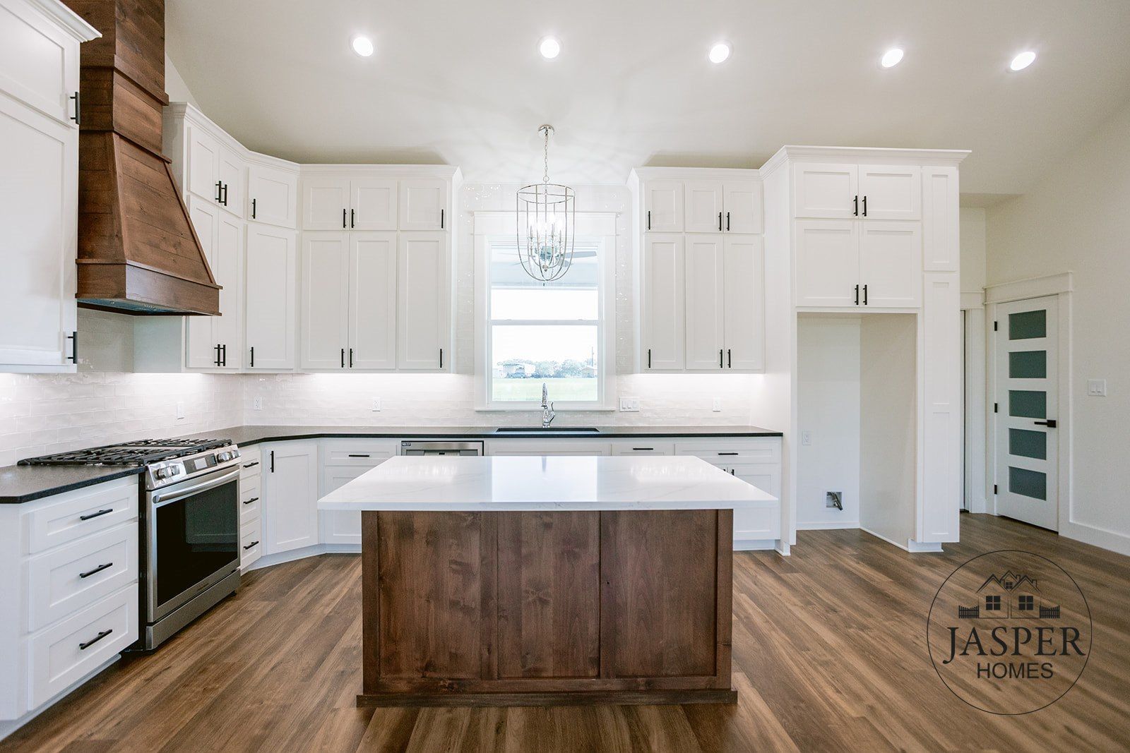 Yoakum custom home on Edgar Leesville Road by Jasper Homes — photo 4