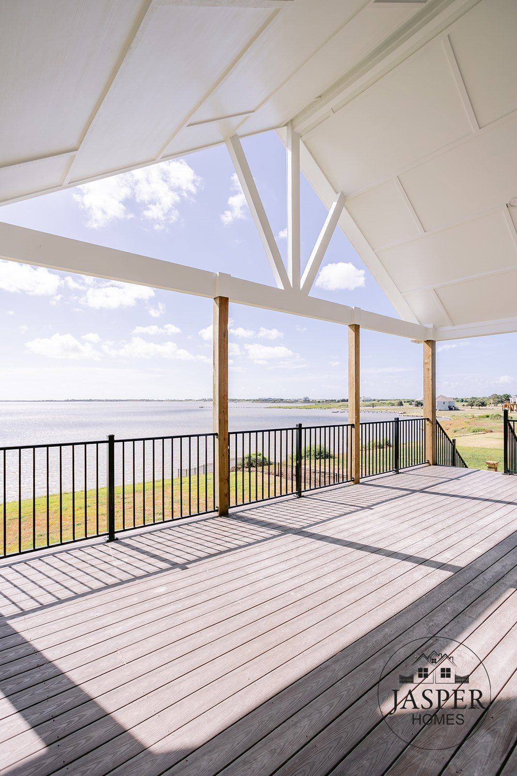 Port Lavaca custom home on Windswept Drive by Jasper Homes — photo 28