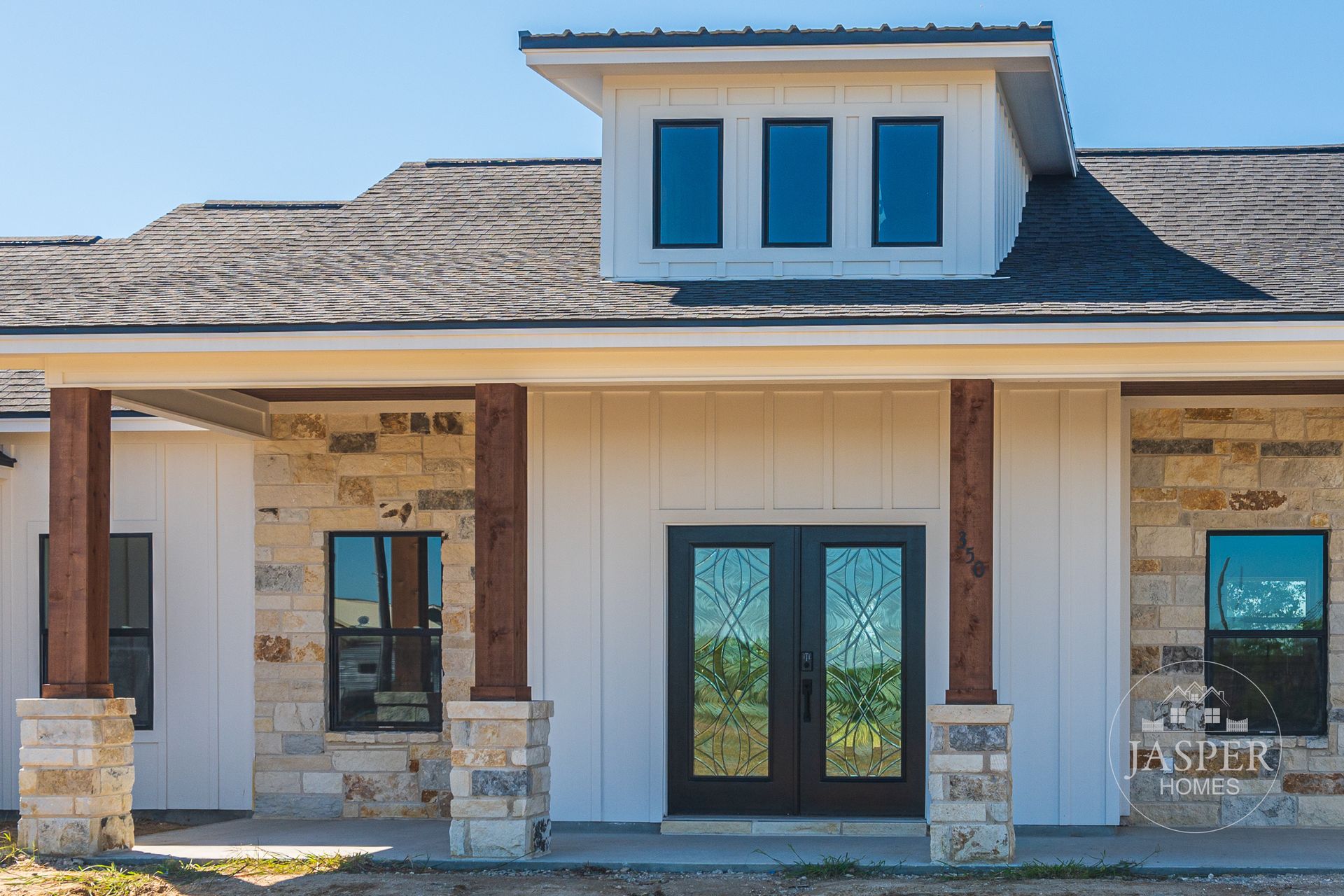 Port Lavaca custom home on Bredan Road by Jasper Homes — photo 4