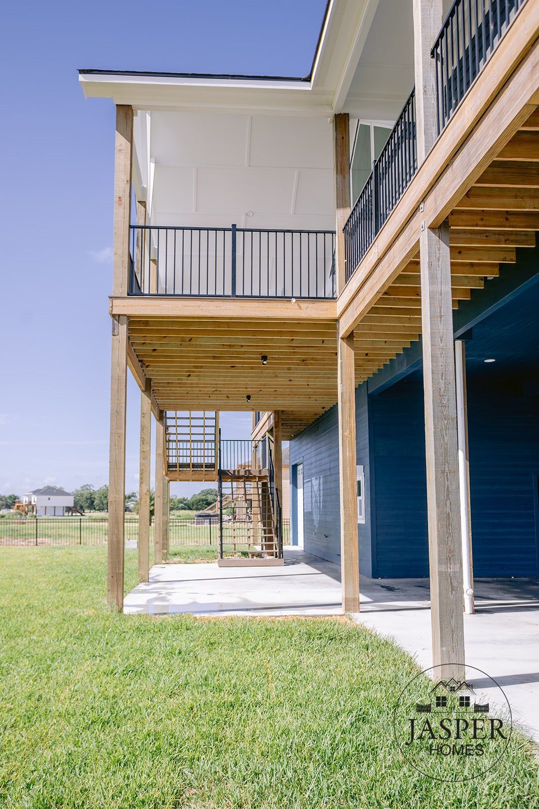 Port Lavaca custom home on Windswept Drive by Jasper Homes — photo 14