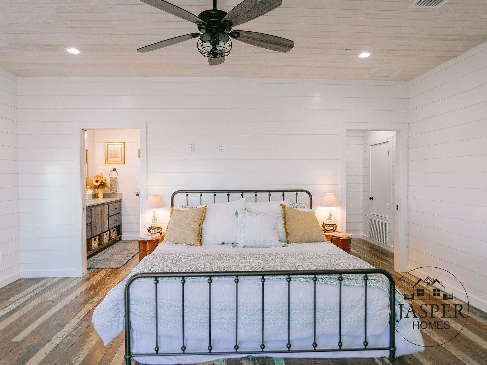 Mustang Mott ranch home renovation by Jasper Homes — photo 116