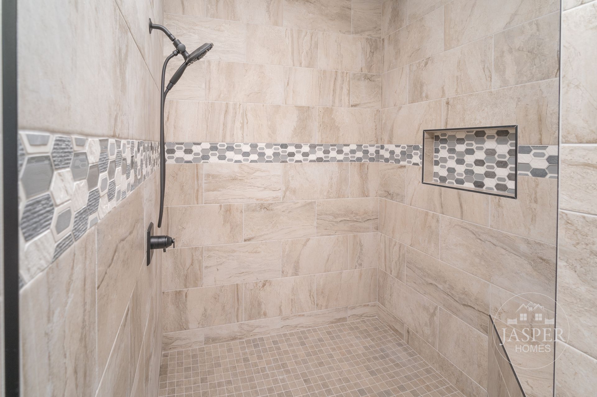 Port Lavaca custom home on Bredan Road by Jasper Homes — photo 14
