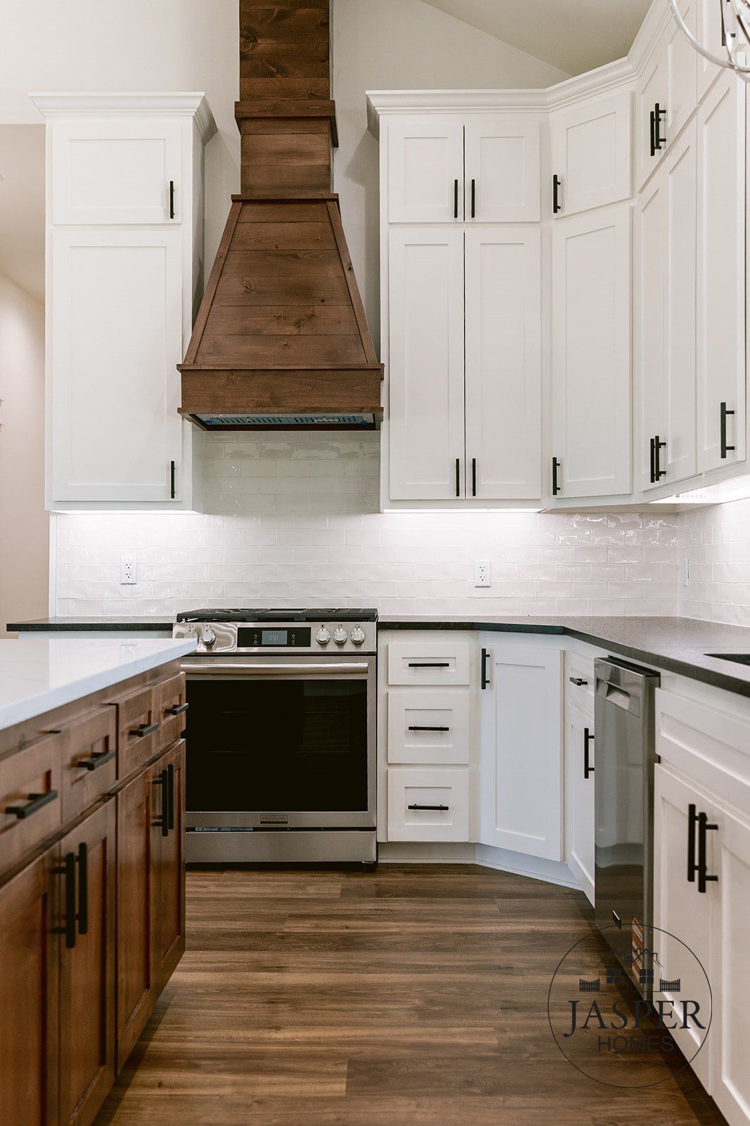 Yoakum custom home on Edgar Leesville Road by Jasper Homes — photo 13