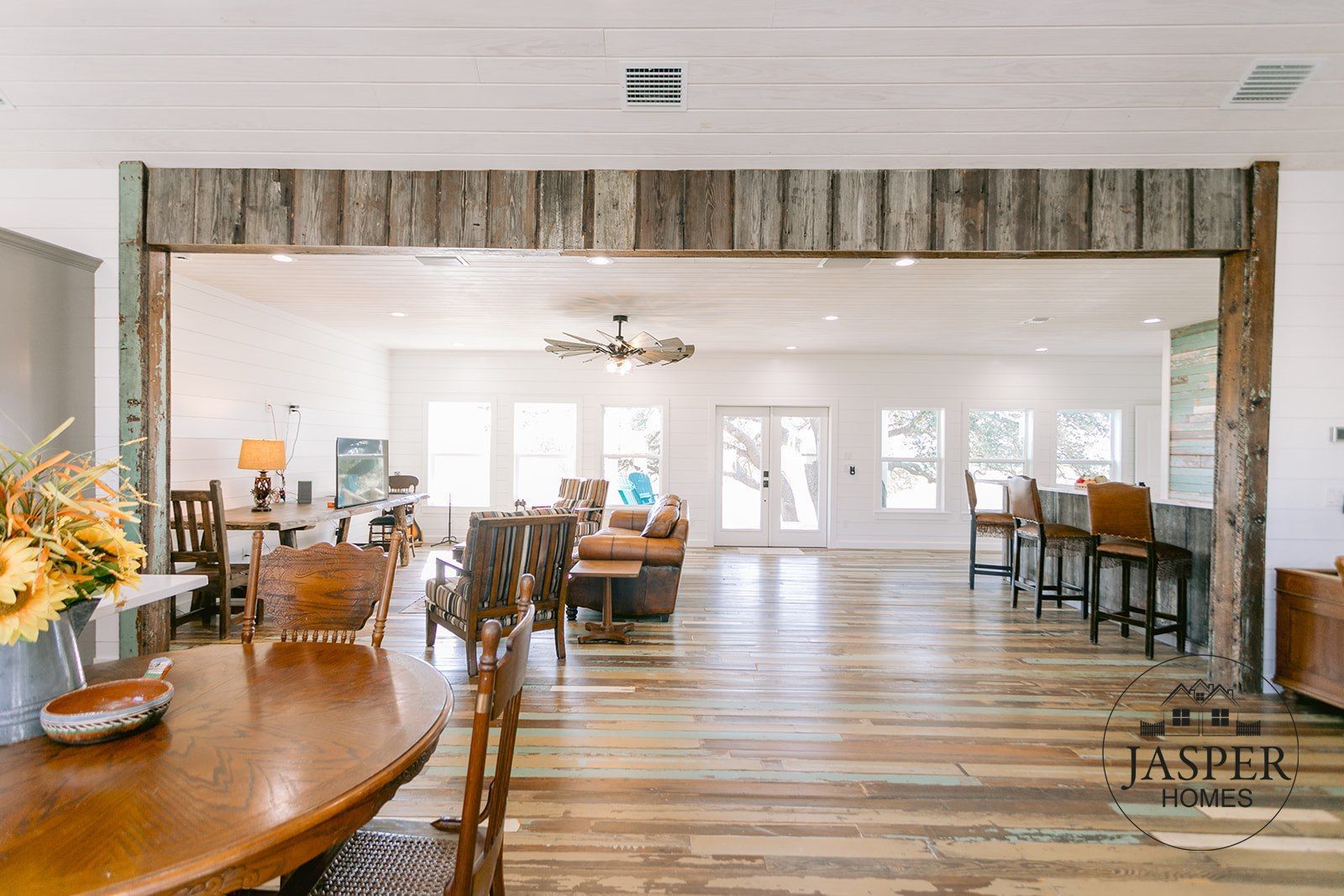Mustang Mott ranch home renovation by Jasper Homes — photo 56