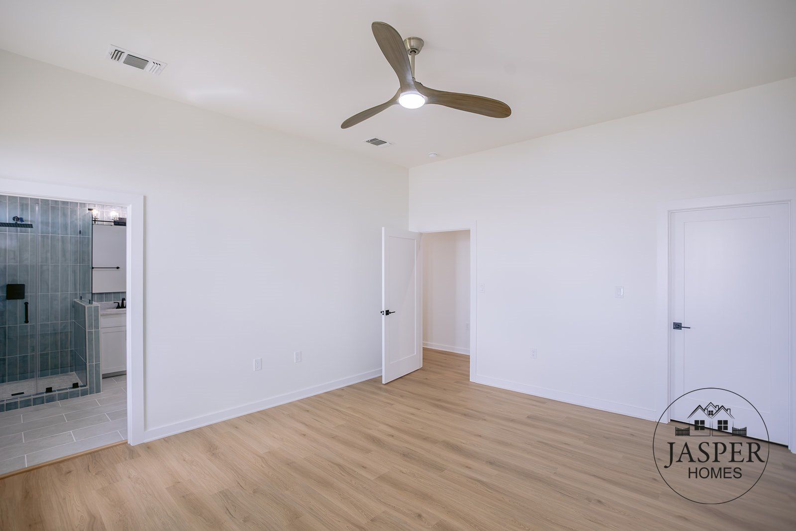 Port Lavaca custom home on Windswept Drive by Jasper Homes — photo 35