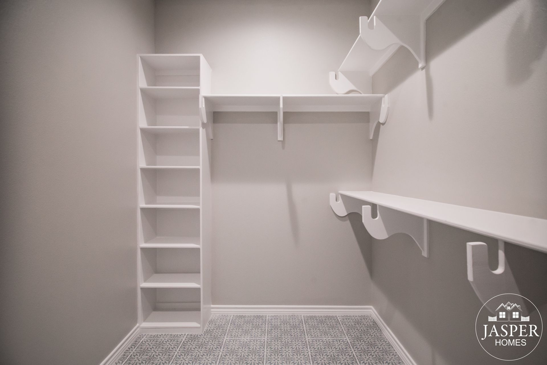 Victoria spec home built by Jasper Homes — photo 37
