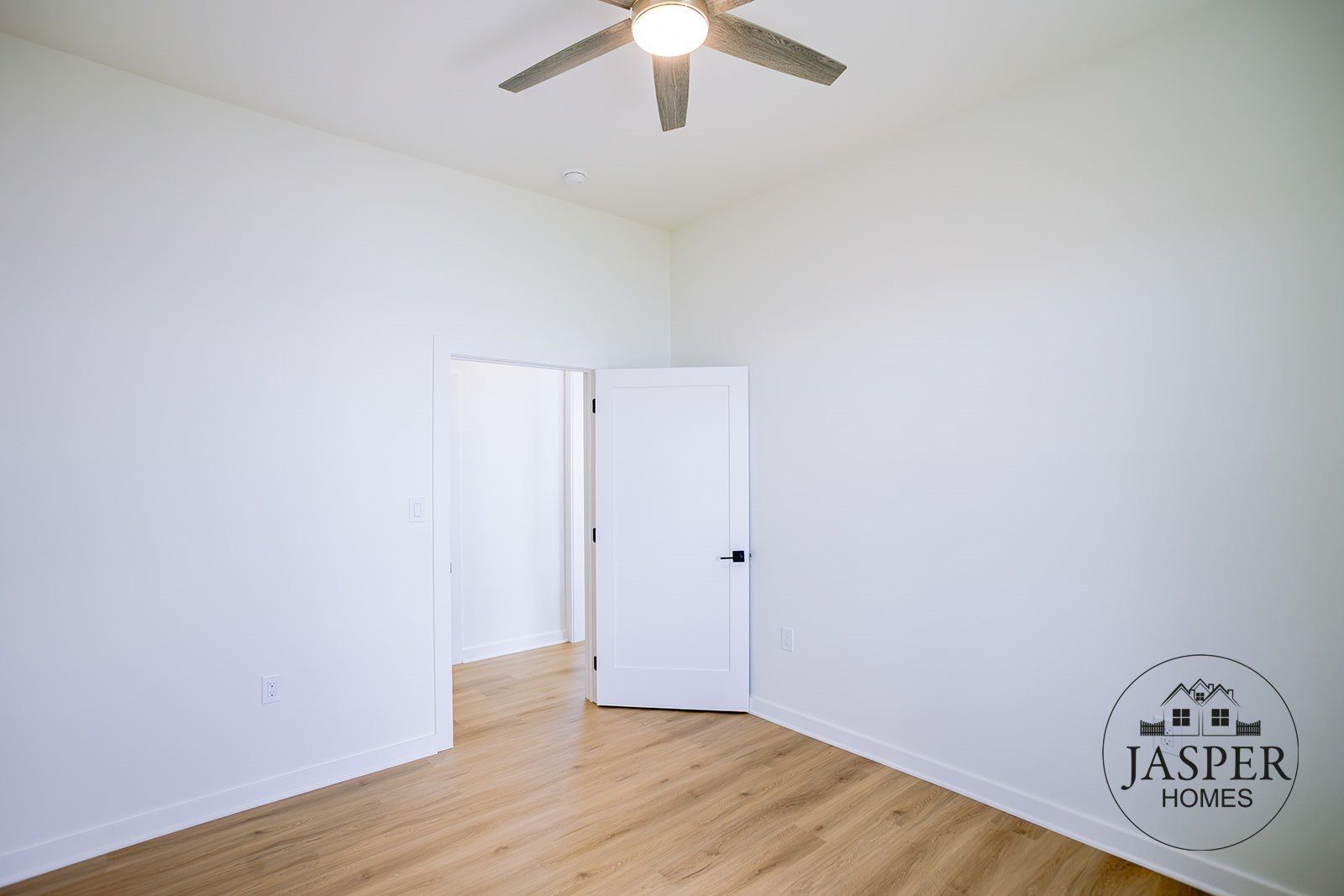 Port Lavaca custom home on Windswept Drive by Jasper Homes — photo 96
