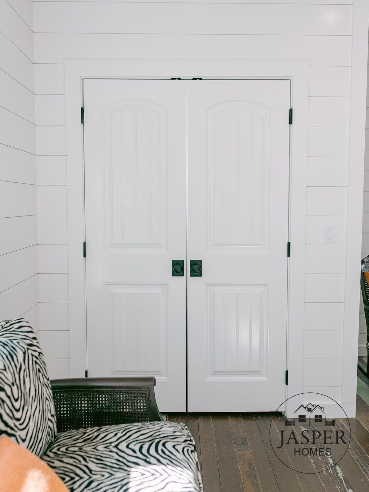 Mustang Mott ranch home renovation by Jasper Homes — photo 107